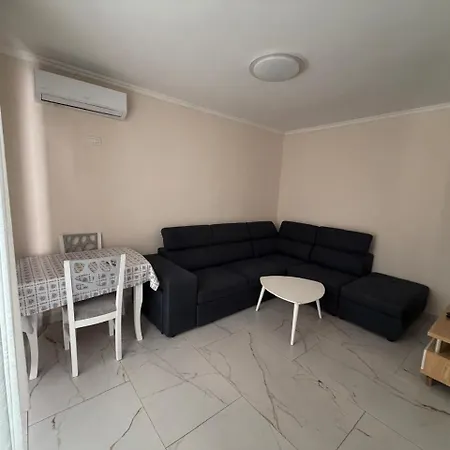 Inri Appartement Shëngjin